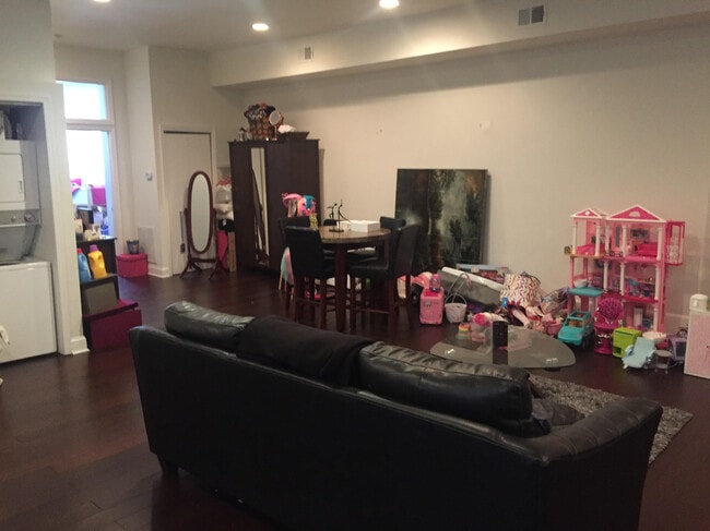 great room 2 - 1226 S Broad St