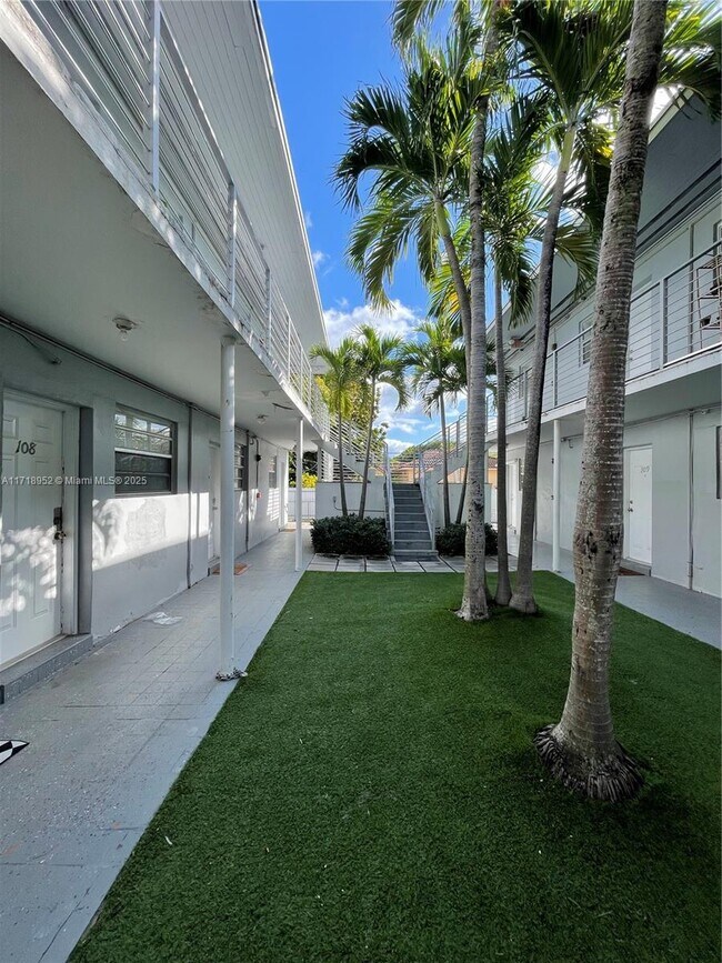 Building Photo - 5305 Biscayne Blvd