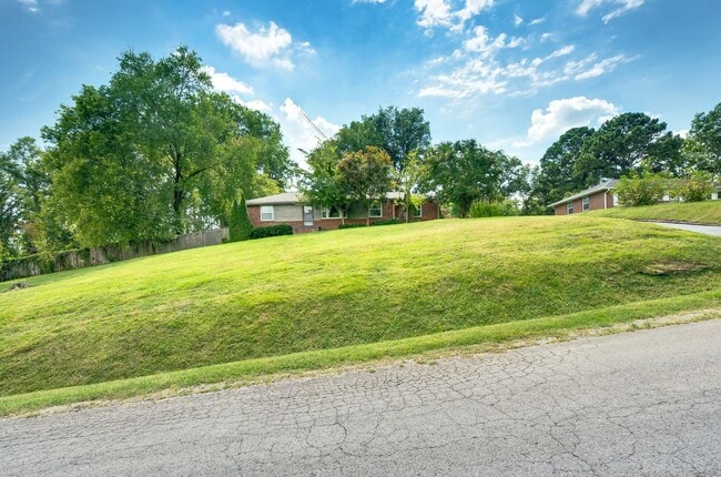 Building Photo - Beautifully Updated 3BR/1.5BA Home in Coveted Caldwell Hall!