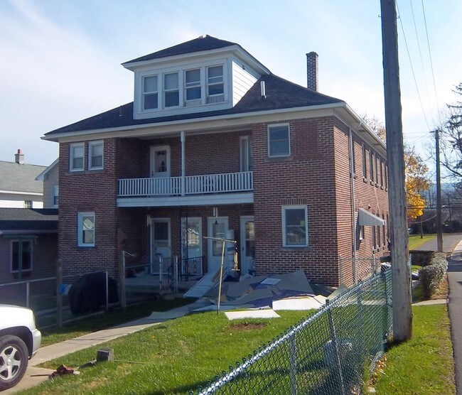 130 Old Newport St, Nanticoke, PA 18634 House for Rent in Nanticoke