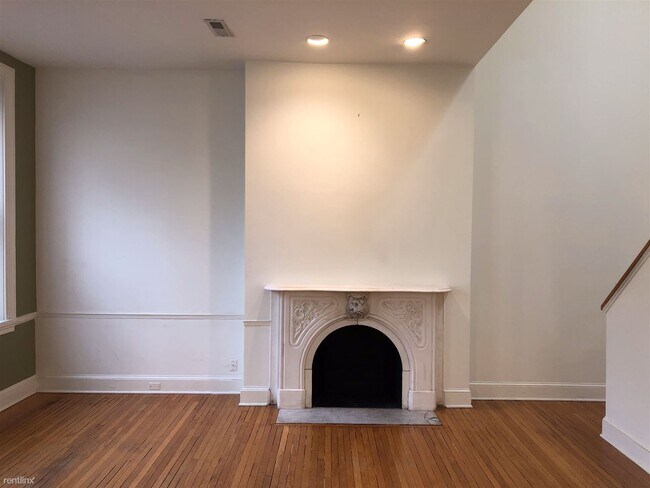 Foto del edificio - 1 br, 1 bath  - 1014 N Charles St Apt 6