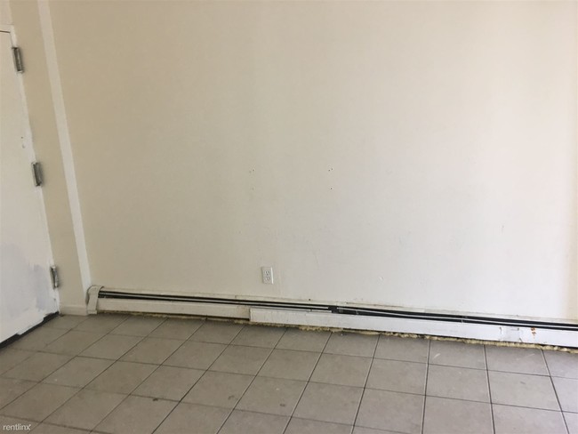 Foto del edificio - 2 br, 1 bath  - Waldron Ave