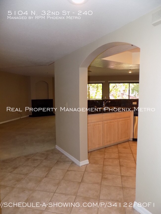 Building Photo - Stunning 3 Bedroom at Meridian