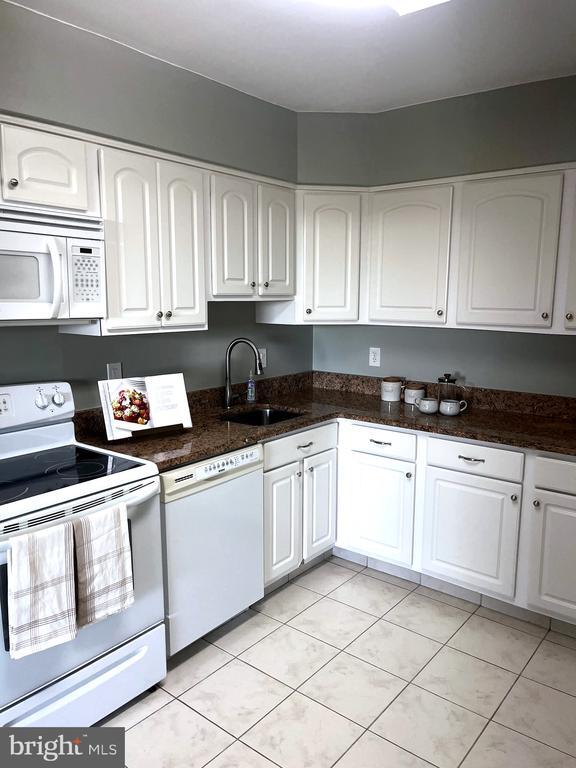 Building Photo - 3713 S George Mason Dr