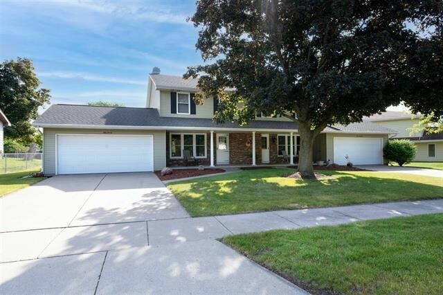 Primary Photo - 920 E Northwood Dr