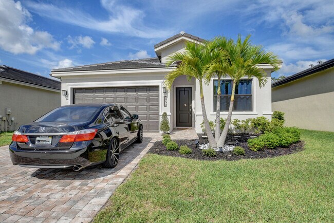 Building Photo - 7461 Moonrise Dr