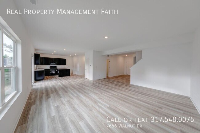 Foto del edificio - 7656 Walnut Dr