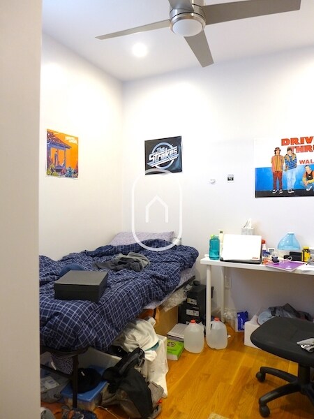 Foto del edificio - 774 Parker St