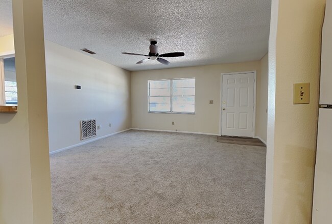 Foto del edificio - 15696 Bolesta Rd