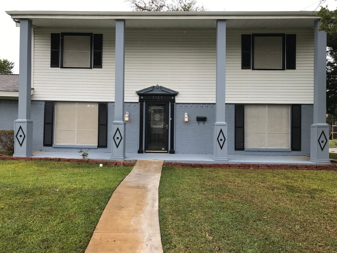 Foto principal - 3729 Byrd Dr