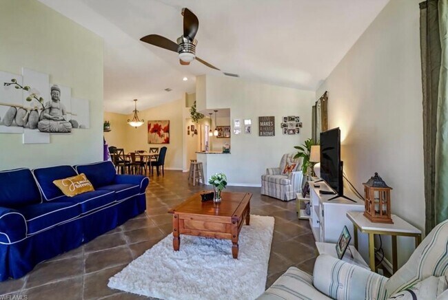 Foto del edificio - 9840 Luna Cir