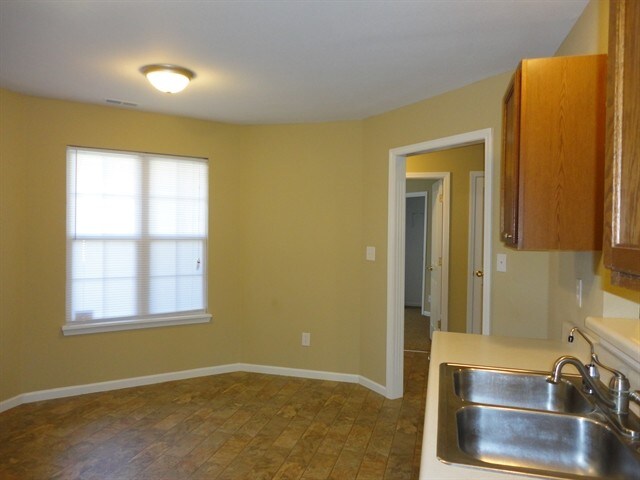 Building Photo - 5423 Twin Bridge Court