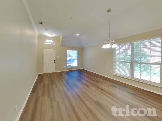 Foto del edificio - 834 San Jacinto Dr