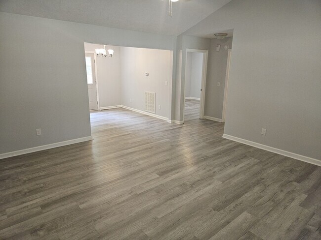 Foto del edificio - 6144 Lee Ave