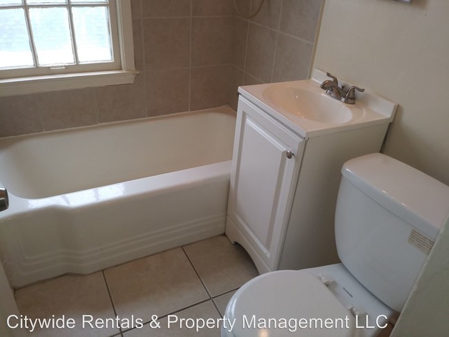 Building Photo - 5419 N 57th St