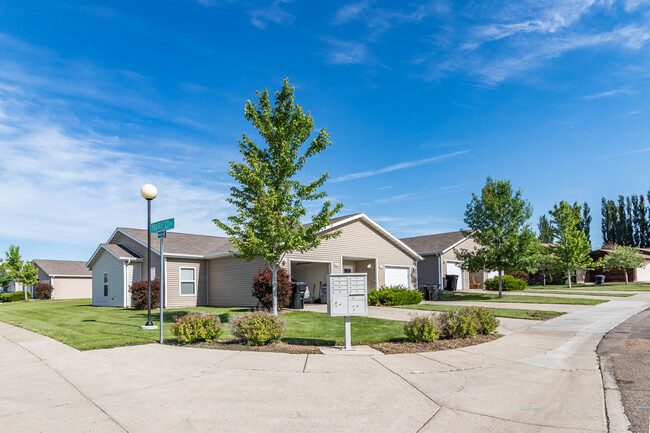 Building Photo - Prairie Avenue Townhomes