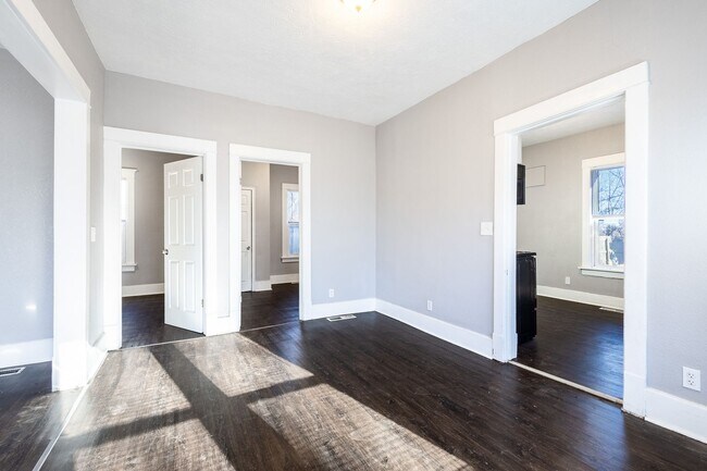 Foto del edificio - Cozy Single-Family Home with Spacious Back Yard!