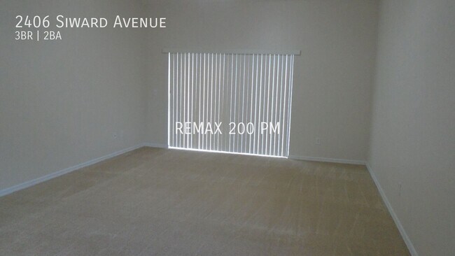 Foto del edificio - 2406 Siward Ave