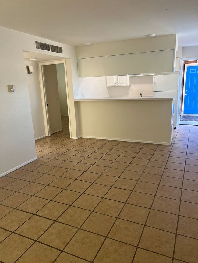 Foto del edificio - FREE RENT - GET ALL OF AUG AND SEPT FREE W...