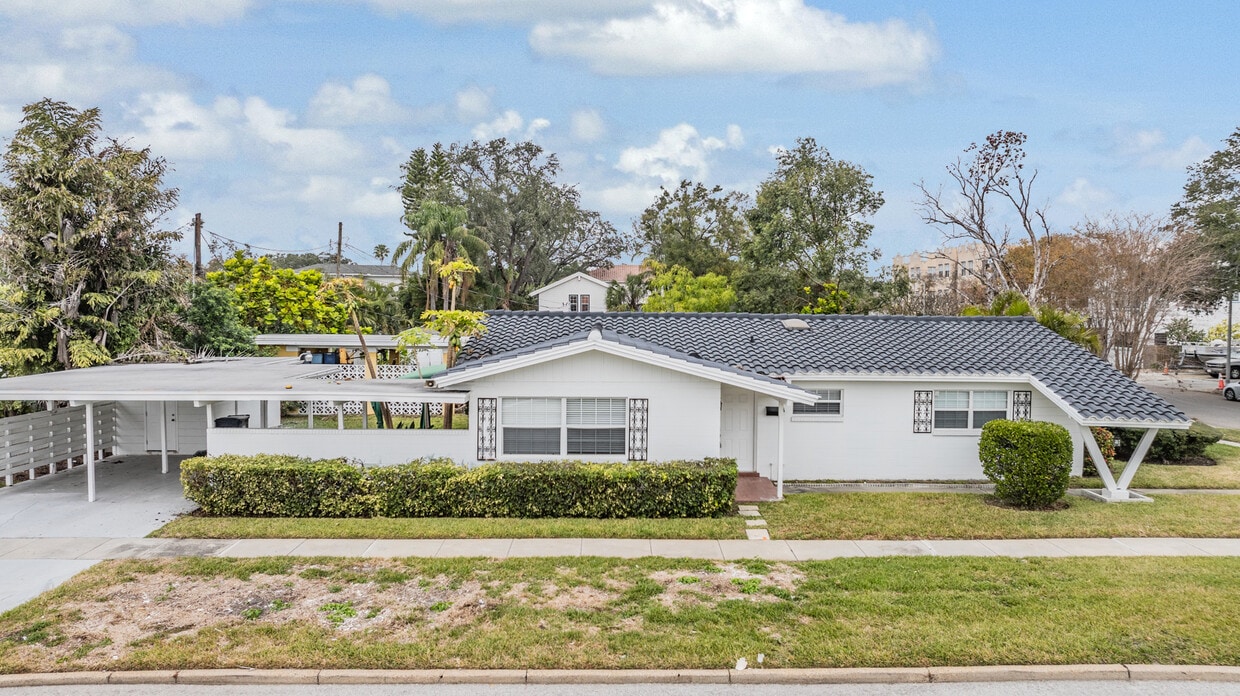 Photo - 524 Columbia Dr (Tampa, FL)
