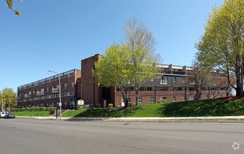 Building Photo - 7 & 11 Rochefort Drive