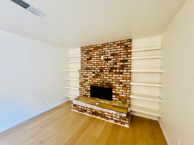 Foto del edificio - COUNTRY LIVING ON ONE ACRE -  Newly Remode...