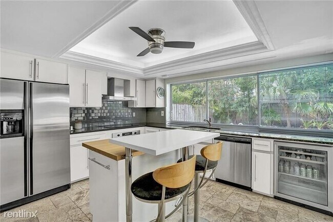 Foto del edificio - 3 br, 2 bath House - 4061 NE 26th Ave