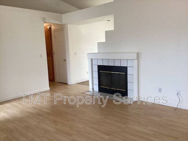 Foto del edificio - 8587 New Island Way