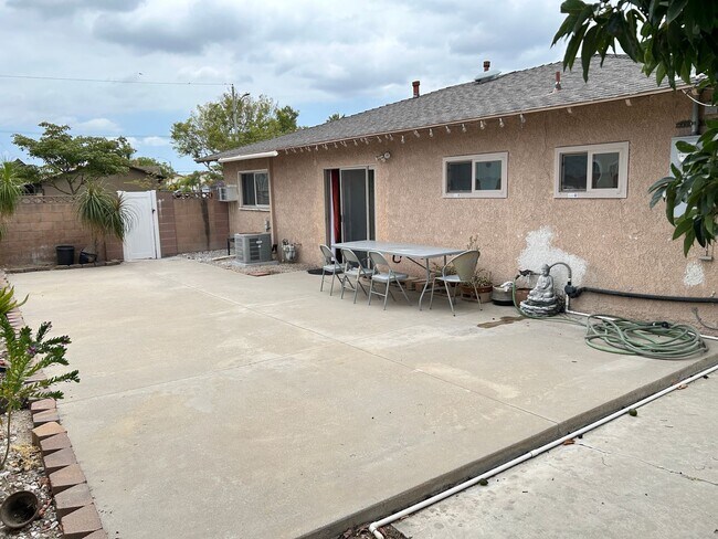 Building Photo - Charming Remodeled 1 Story Anaheim Home with RV Parking