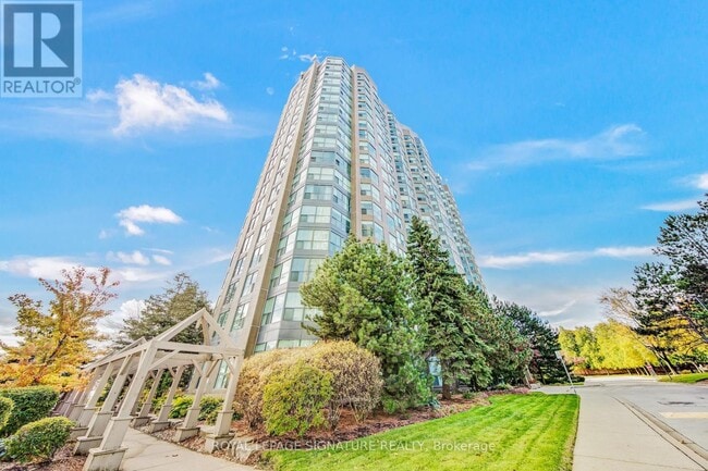 Building Photo - 2177 Burnhamthorpe Rd W