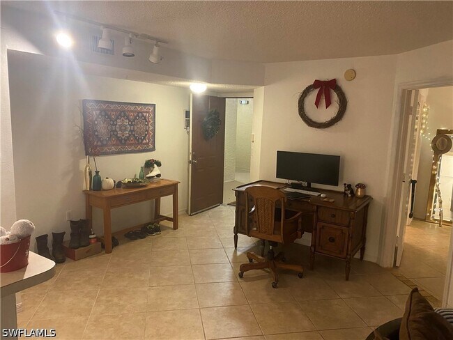 Foto del edificio - 8940 Colonnades Ct E