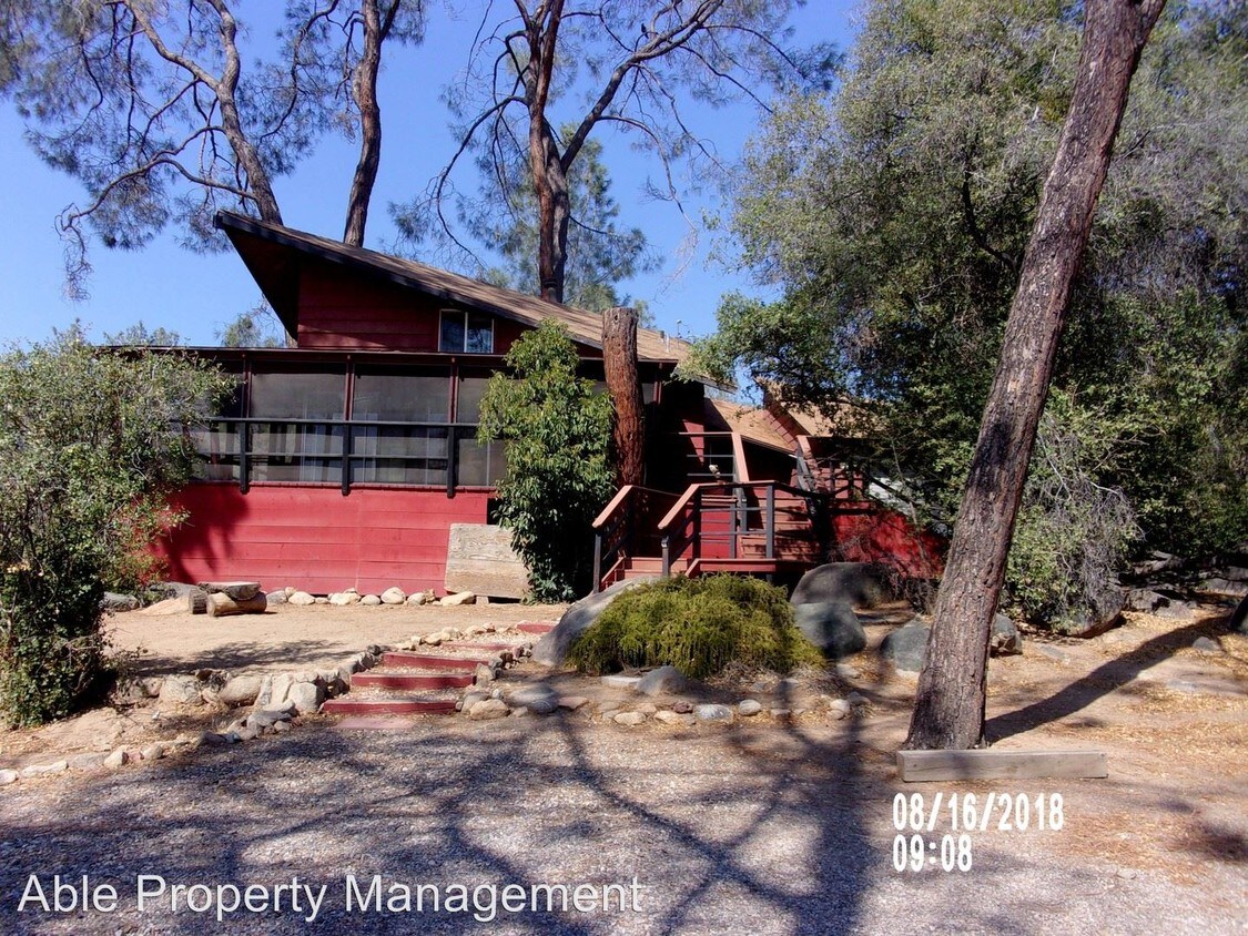 Primary Photo - 2 br, 1.5 bath House - 253 Evans Rd