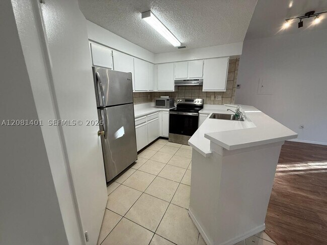 Foto del edificio - 2550 SW 18th Terrace