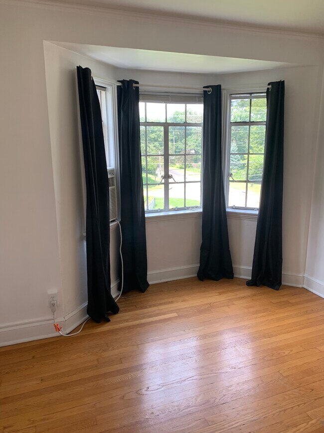 Bay window in the bedroom. - 555 56th St