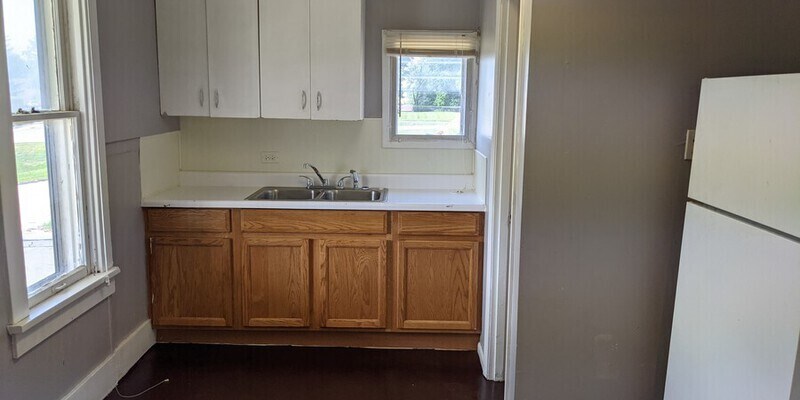 Primary Photo - 615 N Avery