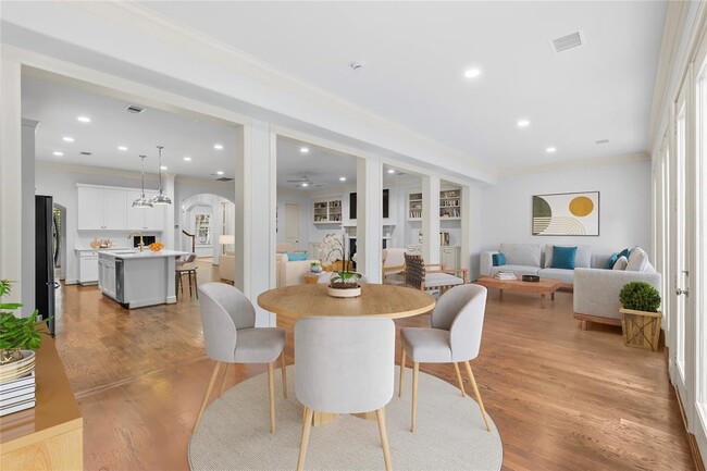 Building Photo - 6404 Community Dr