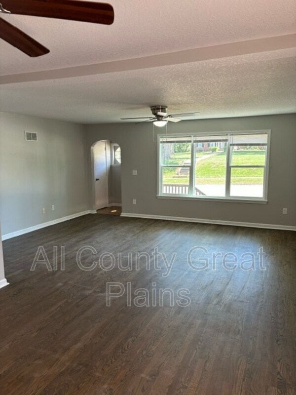 Foto del edificio - 146 S Leonard St