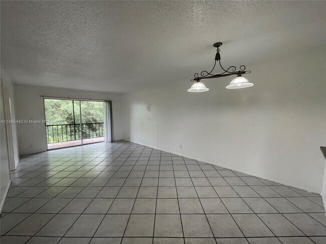 Foto del edificio - 7820 N Colony Cir