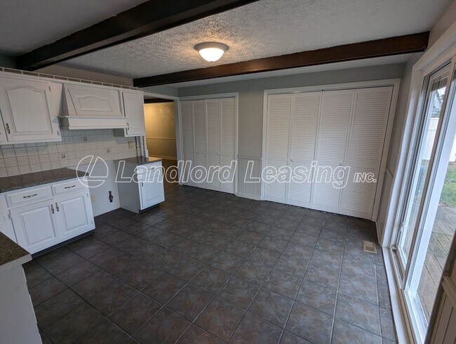 Foto del edificio - Beautiful 3-Bedroom Ranch with Fenced Yard...