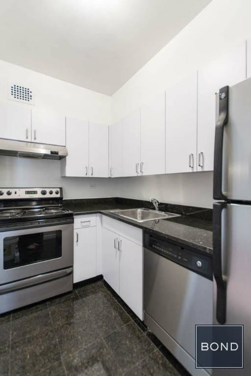 Primary Photo - 17 E 69th St