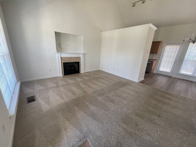 Building Photo - 520 Hatch Trail