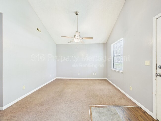 Foto del edificio - 7115 Bales Ave