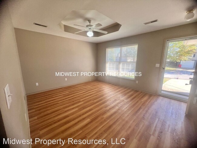 Building Photo - 2 br, 1 bath House - 308B NE 6th St, Oak G...