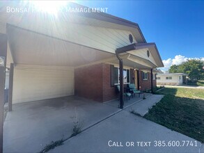 Building Photo - 1517 Mango Rd