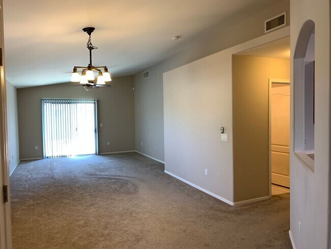 Building Photo - 3Bdm 2Ba Home, Popular Location, Available...