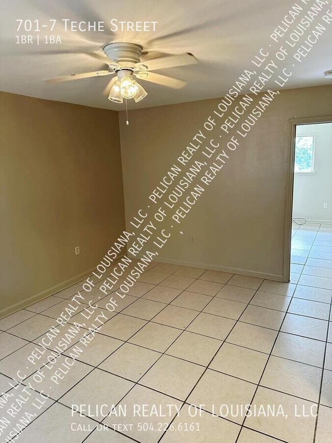Building Photo - 701 Teche St