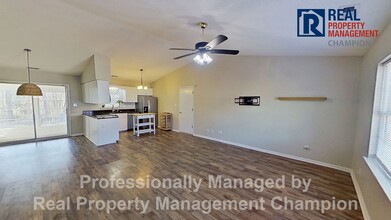 Building Photo - 248 S Creek Dr