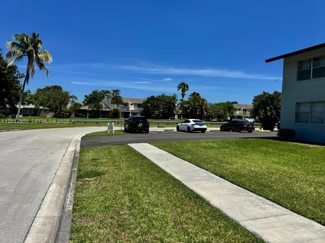 Foto del edificio - 380 E Laurel Dr