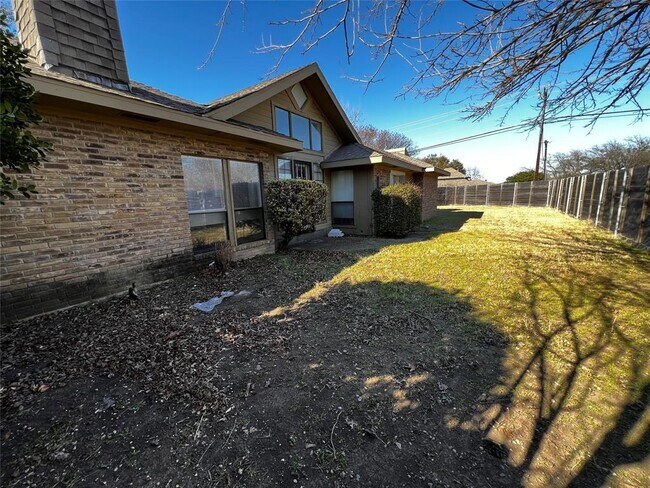 Foto del edificio - 3701 Saddlehead Dr