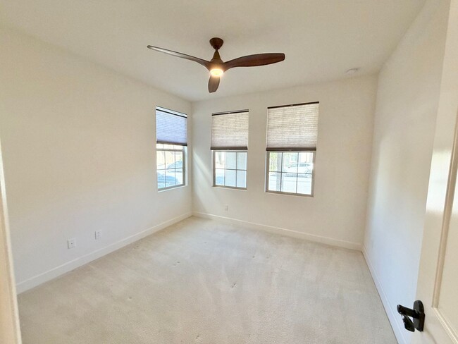 Building Photo - $1000 OFF FIRST MONTH! Gorgeous 4 bed 3 bath in the desired Portola Springs